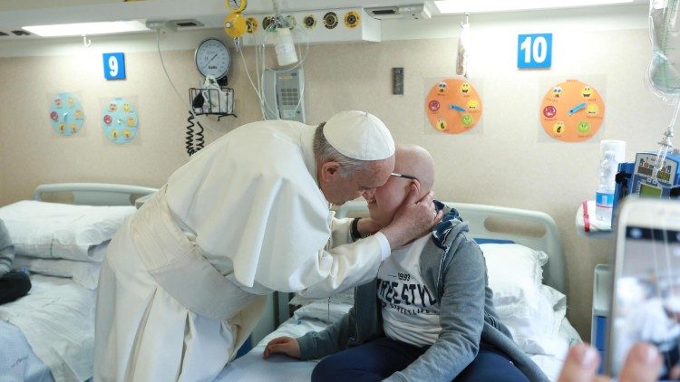 El Papa Francisco sale del hospital 