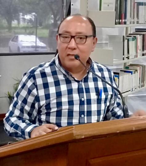 Alejandro Ramírez Morales, escritor e historiador veracruzano, autor del libro "Veracruz Joya de América: Pasión y Orgullo de México". Foto: Manuel PÉREZ