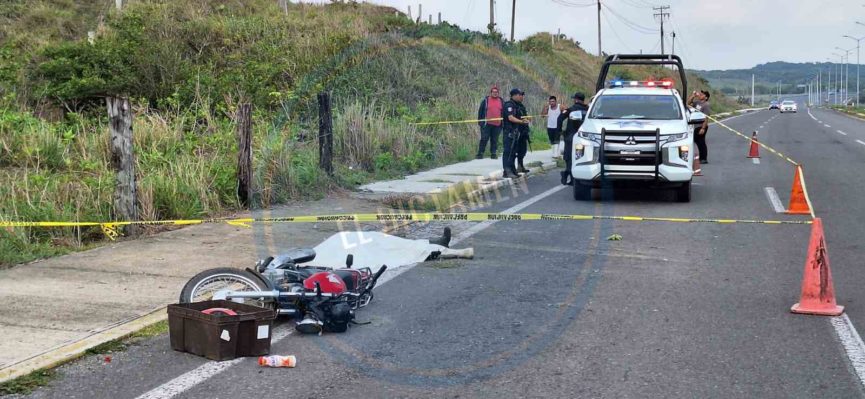 Trabajador de pollería fallece en accidente de moto en Antón Lizardo