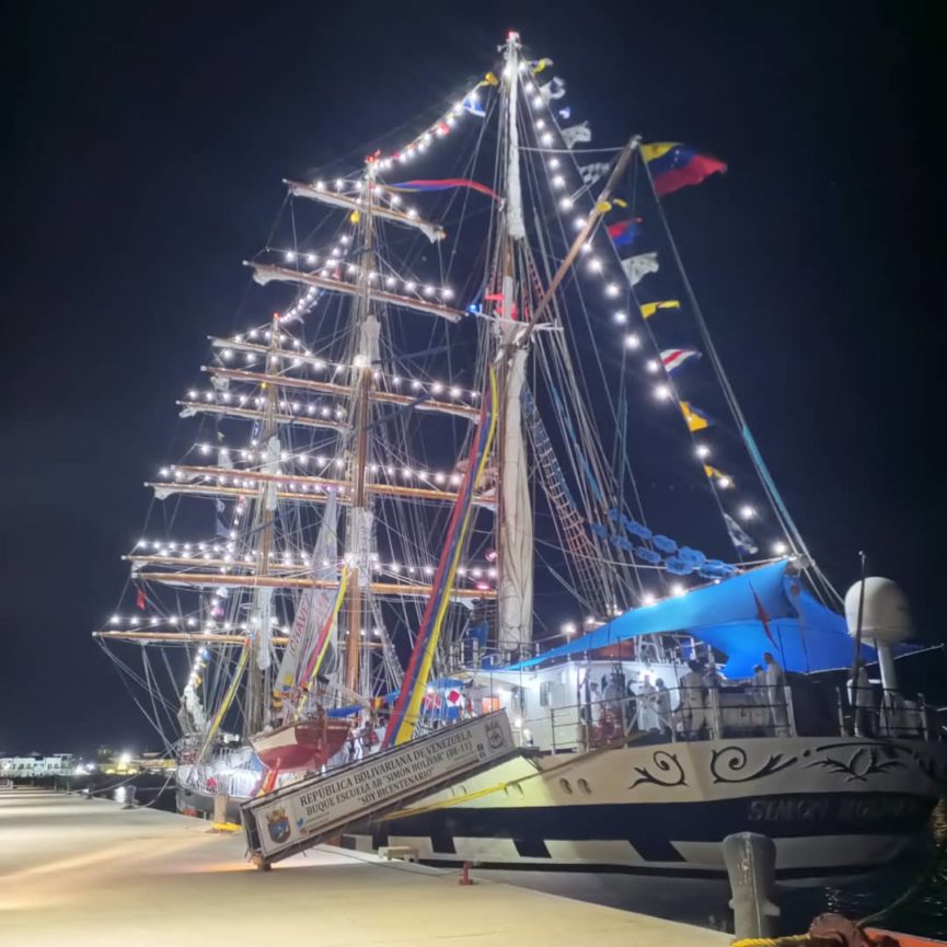 Viene a Veracruz el buque escuela Simón Bolívar de la Armada de Venezuela