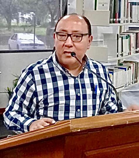 Alejandro Ramírez Morales, autor del libro “Veracruz, Joya de América, Pasión y Orgullo de México”. Foto: Manuel PÉREZ