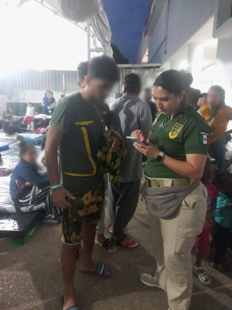 INM rescata a 173 migrantes africanos abandonados en autobús en Veracruz