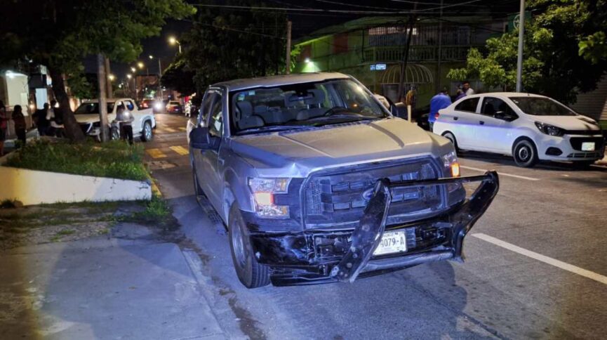 Otro choque en el cruce de Flores Magón y Valencia en la ciudad de Veracruz