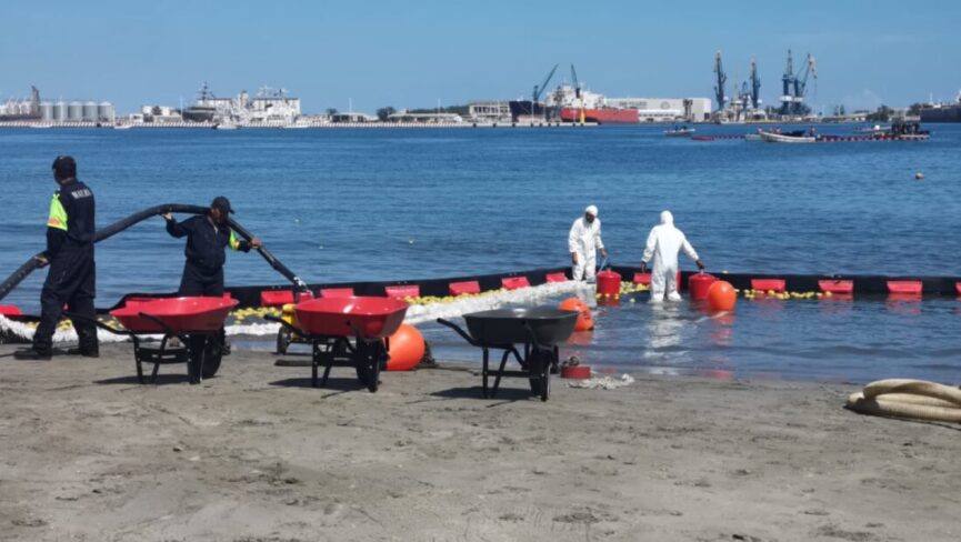 Semar realiza simulacro de fuga de hidrocarburos en Playa Regatas