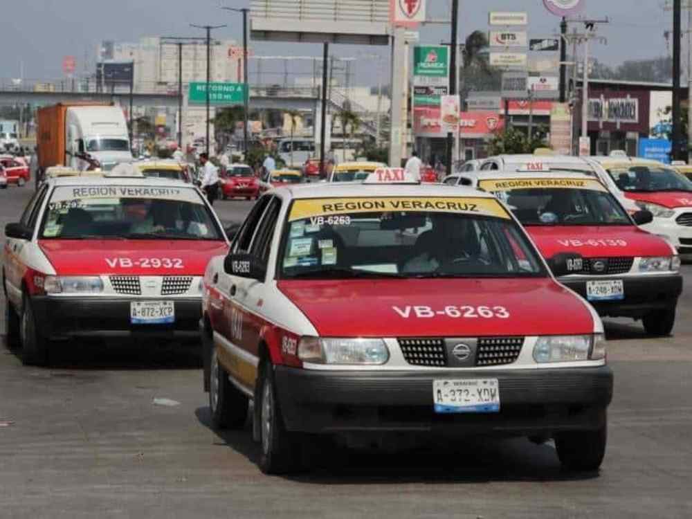 En fechas de todos santos crece 30 % la demanda de taxis