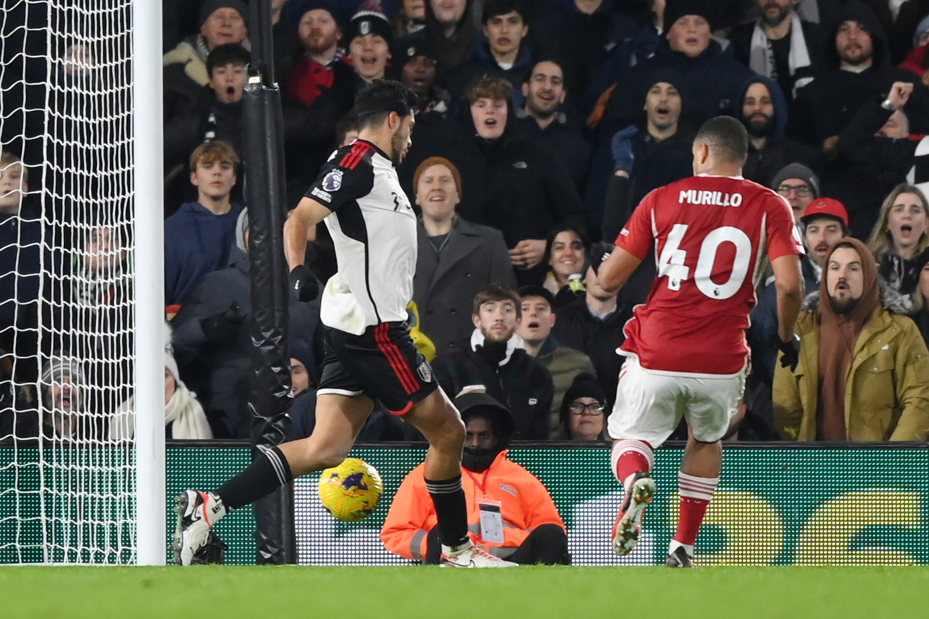 Raúl Jiménez brilla con doblete en goleada del Fulham; el mexicano llegó a tres goles en la temporada