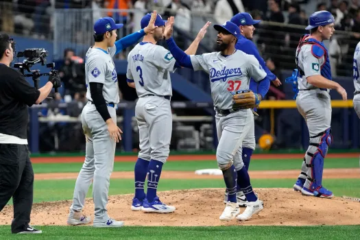 Dodgers derrotan a los Padres en el primer juego de la temporada en MLB