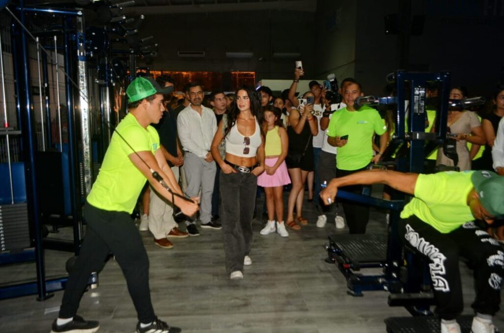 Bárbara de Regil inaugura el gimnasio Stone Fit Fitness Club en Veracruz