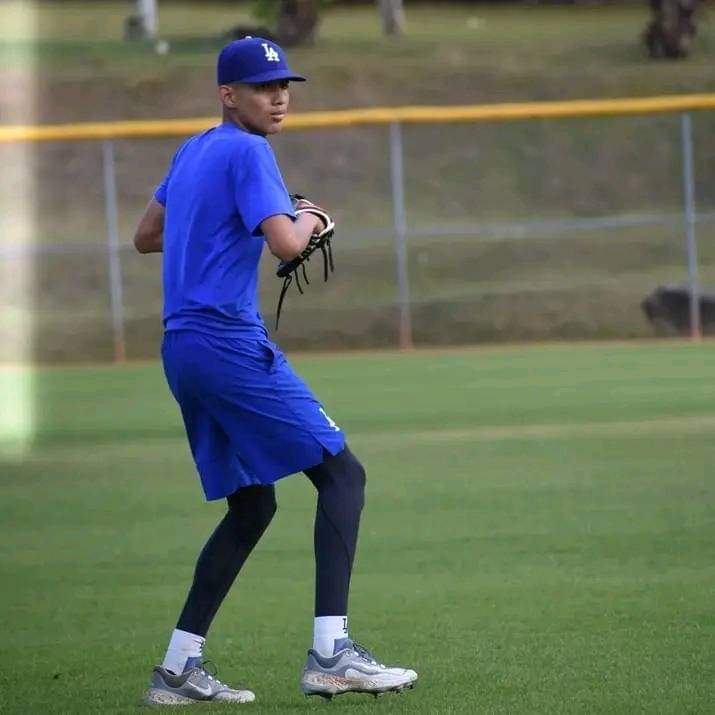 Joven pelotero de Paso de Ovejas será reclutado por los Dodgers de Los Ángeles, es un pitcher zurdo originario de la comunidad de Loma Fina.
