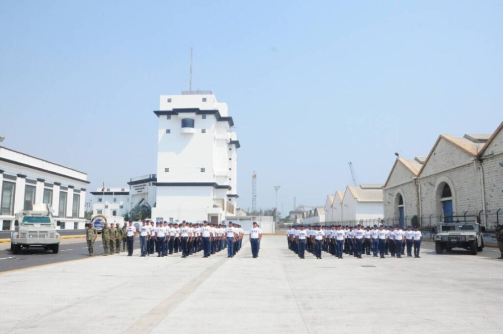 La Secretaría de Marina a través de la Armada de México coadyuva en el adiestramiento y capacitación del personal del Servicio Militar Nacional.
