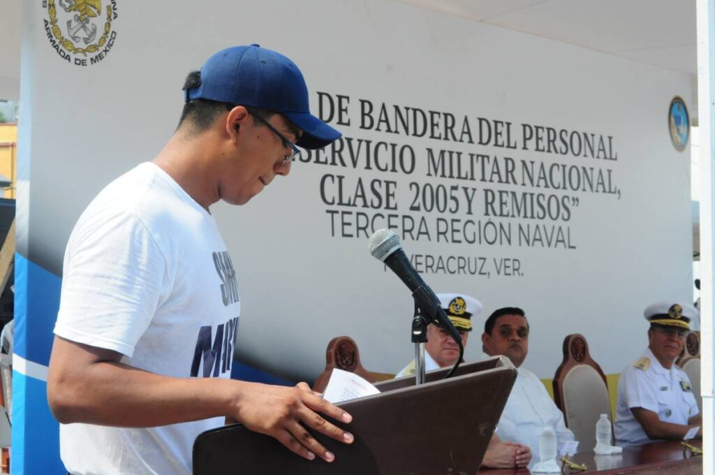 La Secretaría de Marina a través de la Armada de México coadyuva en el adiestramiento y capacitación del personal del Servicio Militar Nacional.